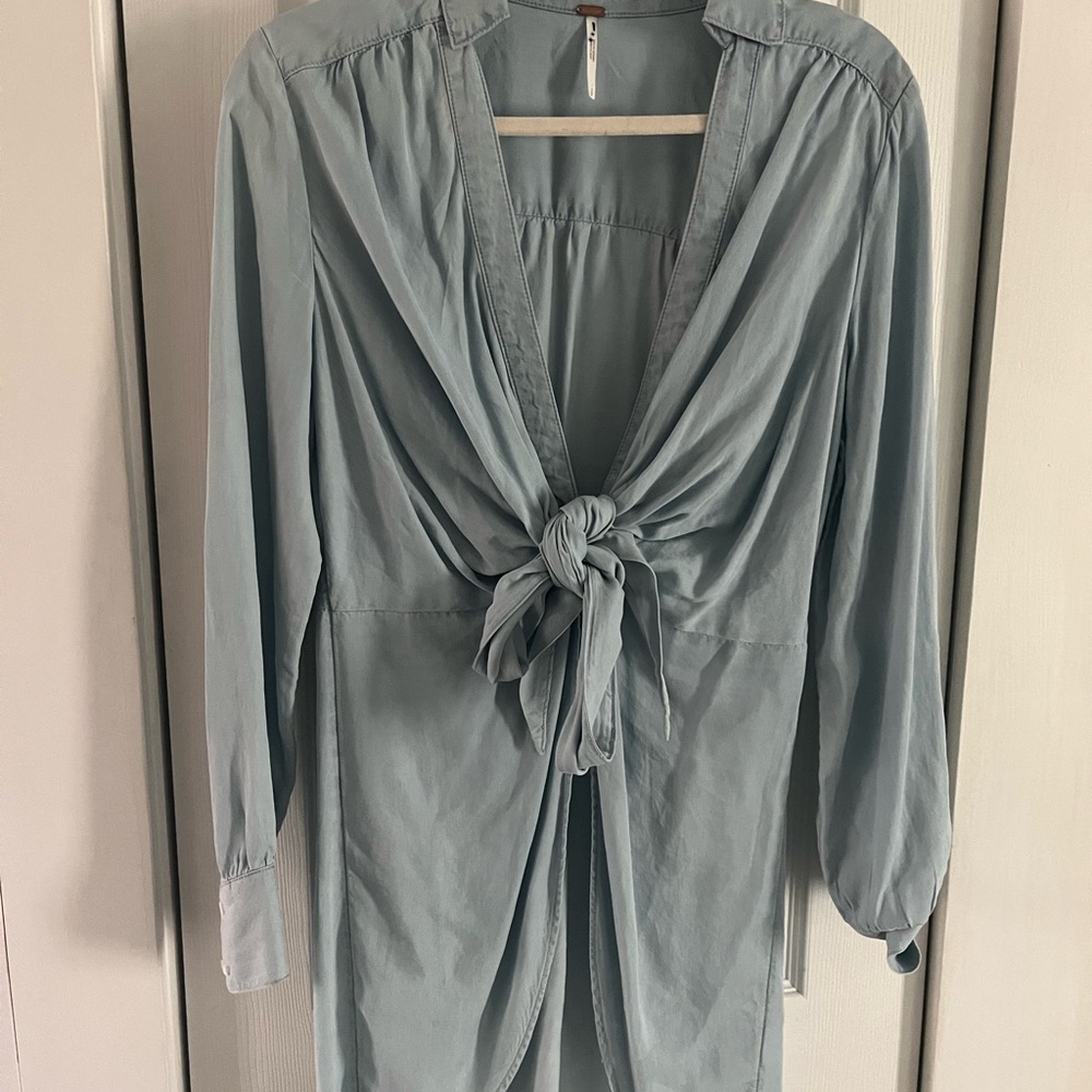 Free People Sky Blue Button-Up Tunic Sz small Lycel